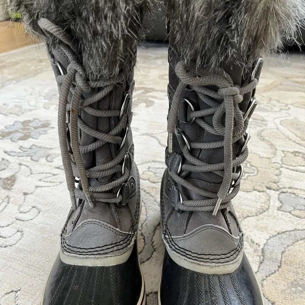 Sorel Joan Of Arctic Boots Womens Size 7 Gray‎ Waterproof Faux Fur Snow Winter